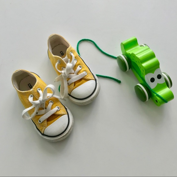 baby yellow converse